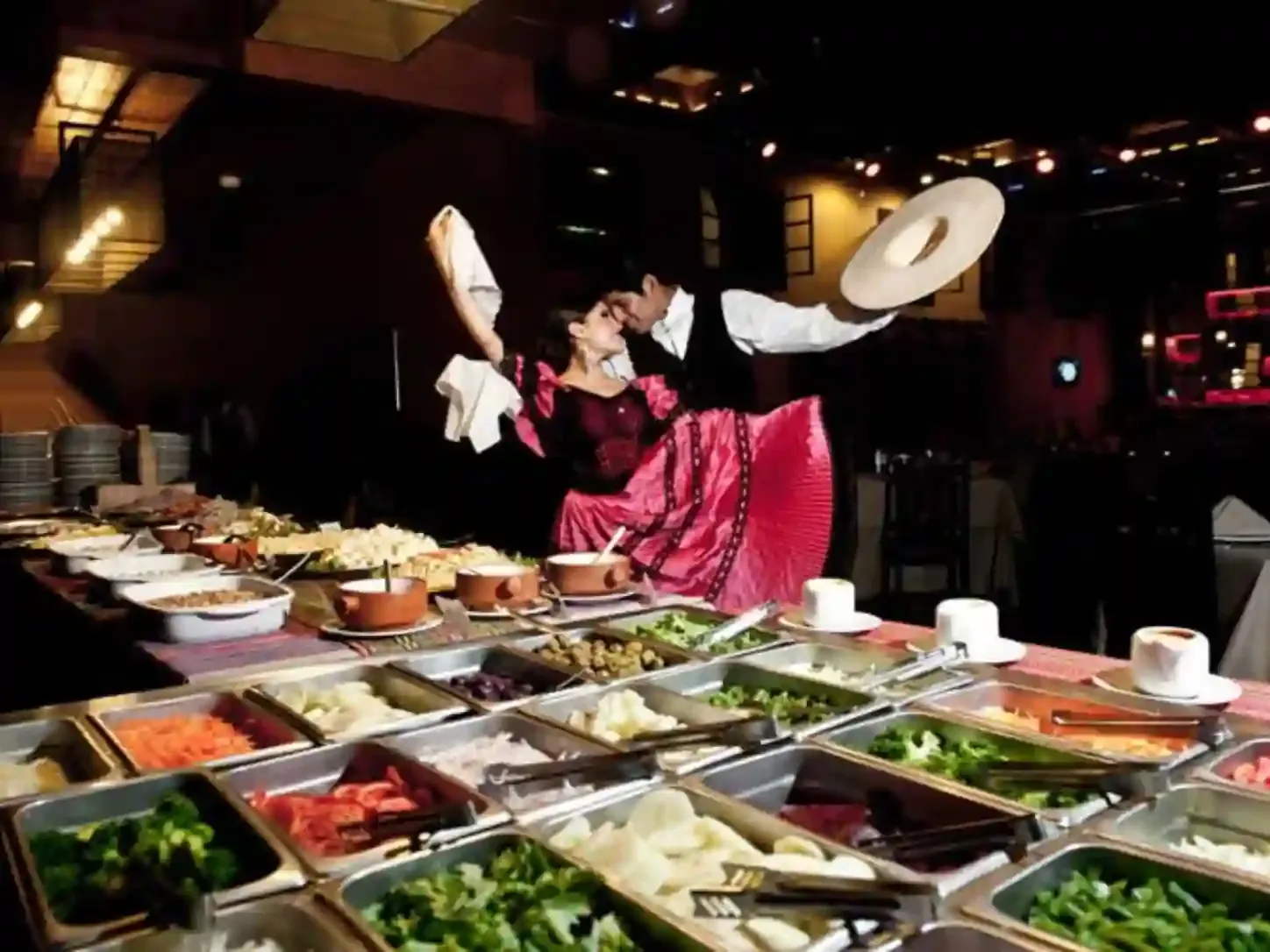 Buffet Gastronómico con Show Folclórico Nocturno